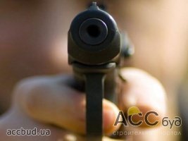 Вооруженный мужчина дебоширил в паспортном столе Киева